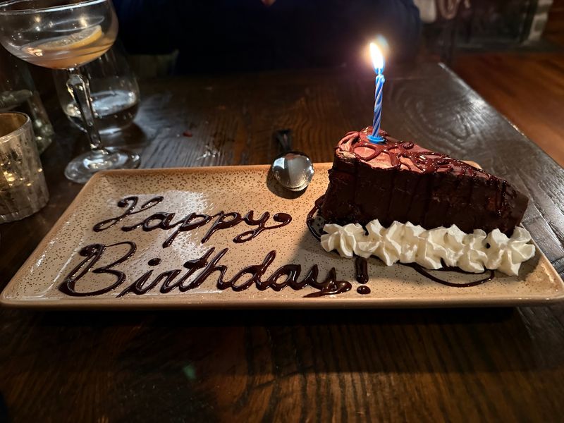 Service helps ordinary dinners turn into celebrations Service helps ordinary dinners turn into celebrations