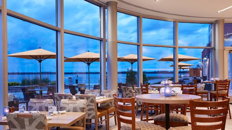 Shoreline Bar and Grille