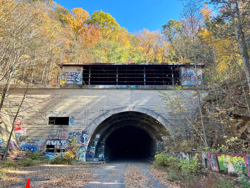 Sideling Hill Tunnel, Abandoned PA Turnpike Sideling Hill Tunnel, Abandoned PA Turnpike