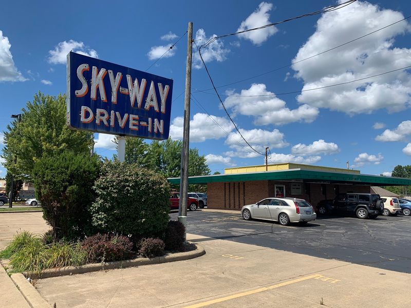 Skyway Drive-In Restaurant, Fairlawn
