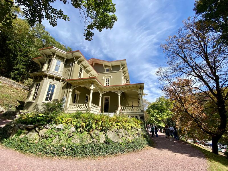 Smart Tips for Planning Your Mansion Visit