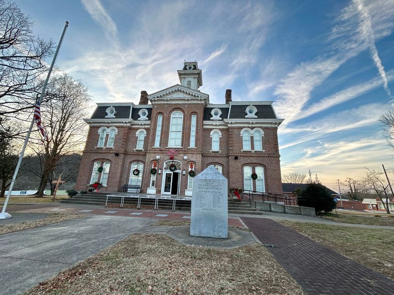Smith County Courthouse - Carthage
