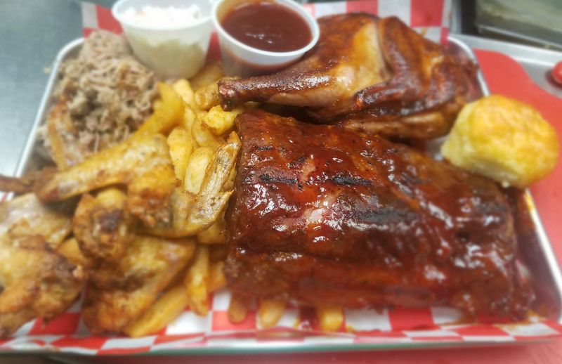 Smoked Favorites Give Ollie’s Its Strongest Identity Smoked Favorites Give Ollie’s Its Strongest Identity