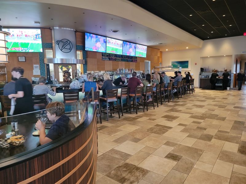 Spacious Rooms, Booth Choices, and a Patio Mood Shift