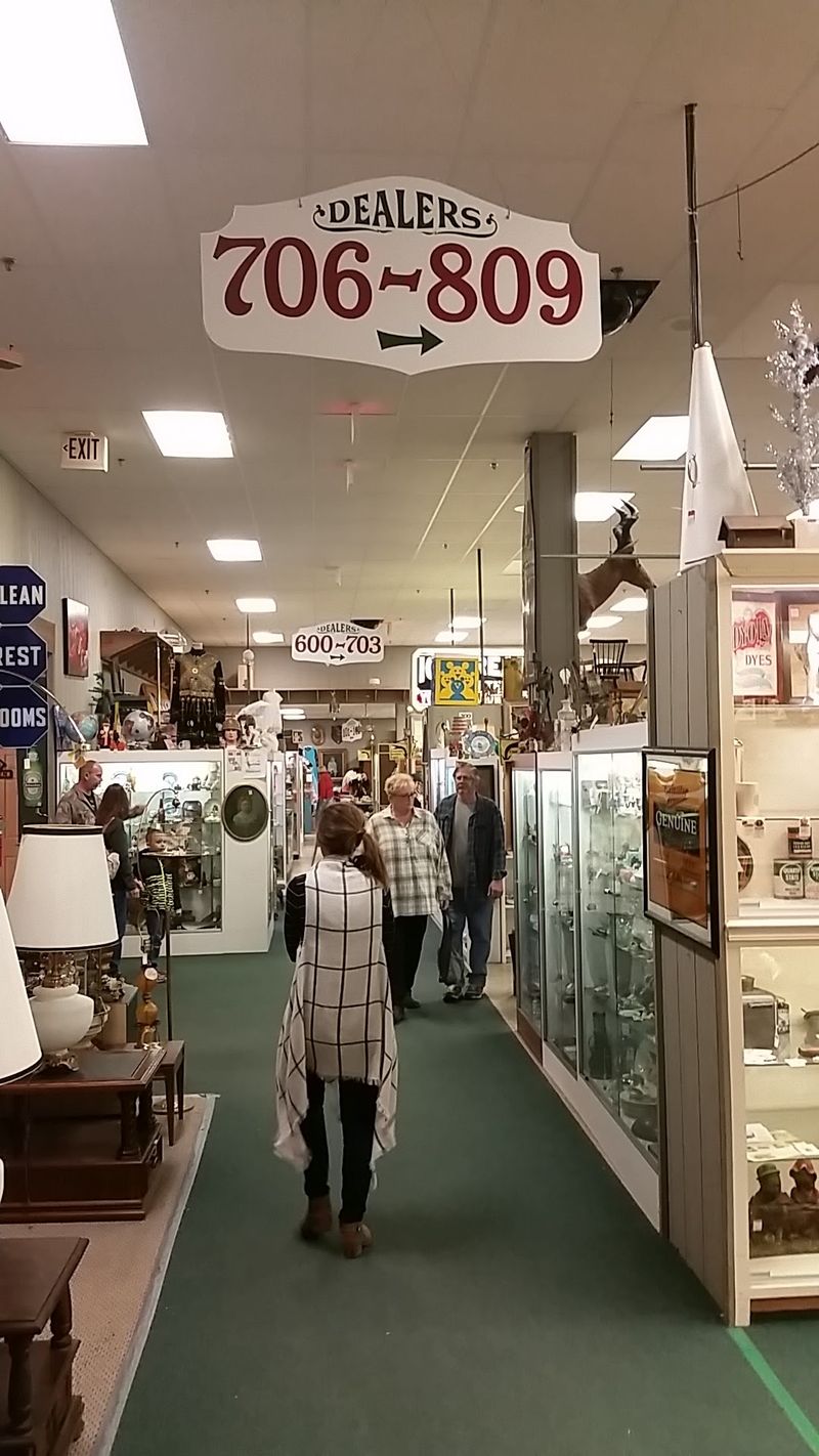 Springfield Antique Center, Springfield