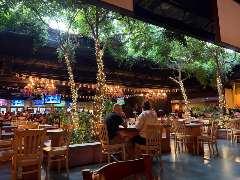 Stage House Tavern Brings Rustic American Flavor to Mountainside Stage House Tavern Brings Rustic American Flavor to Mountainside