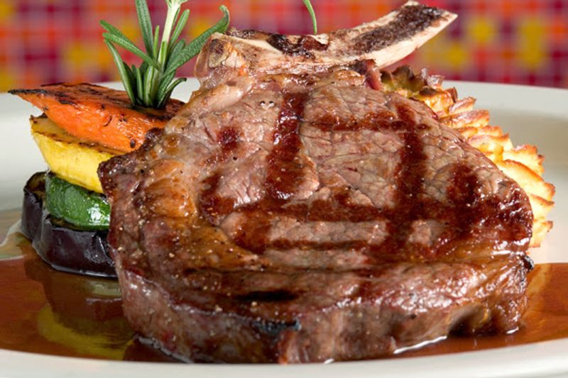 Steaks That Keep Regulars Coming Back Steaks That Keep Regulars Coming Back
