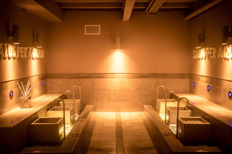Steam Rooms, Showers, and Water Features Worth Finding Steam Rooms, Showers, and Water Features Worth Finding