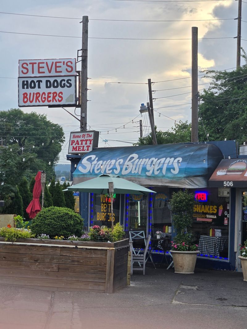 Steve's Burgers - Garfield