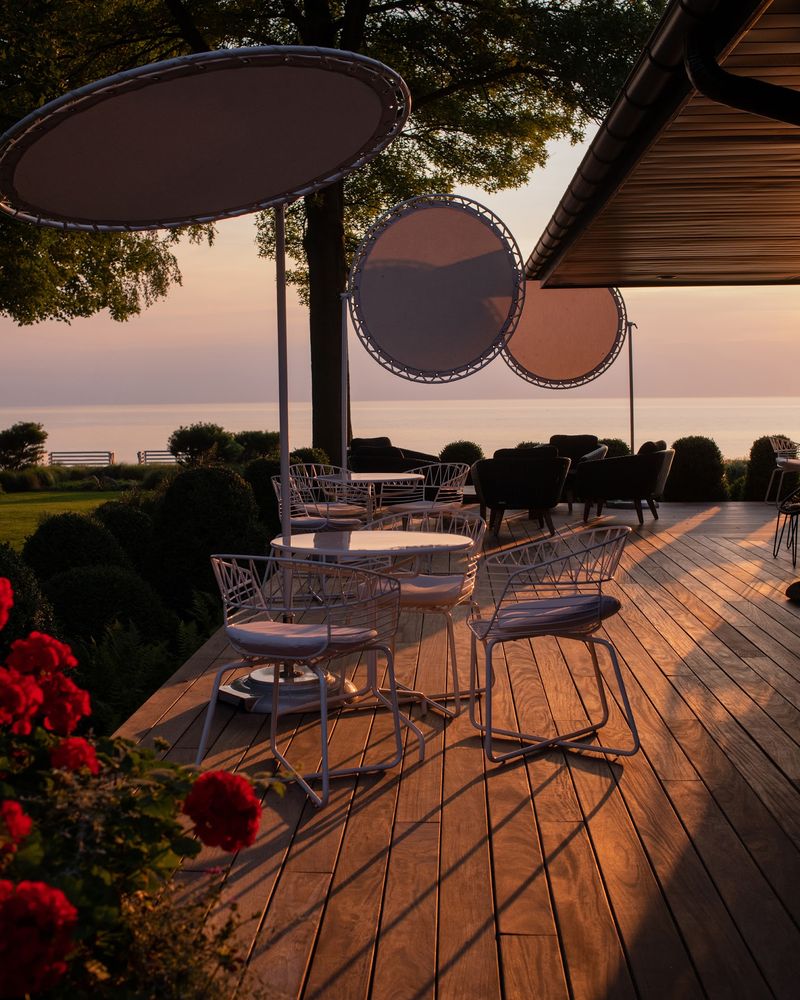 Sunset Hours That Turn Quiet Into the Main Event Sunset Hours That Turn Quiet Into the Main Event