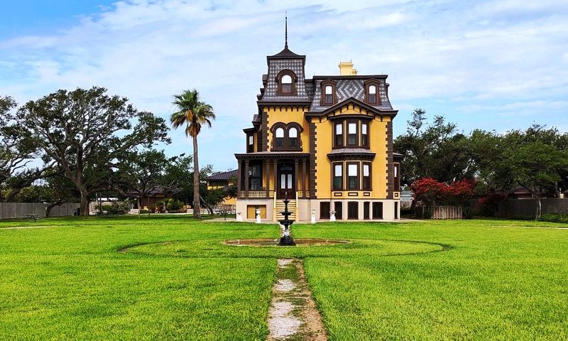 This Texas Beach Town Is So Peaceful, It Still Feels Almost Undiscovered