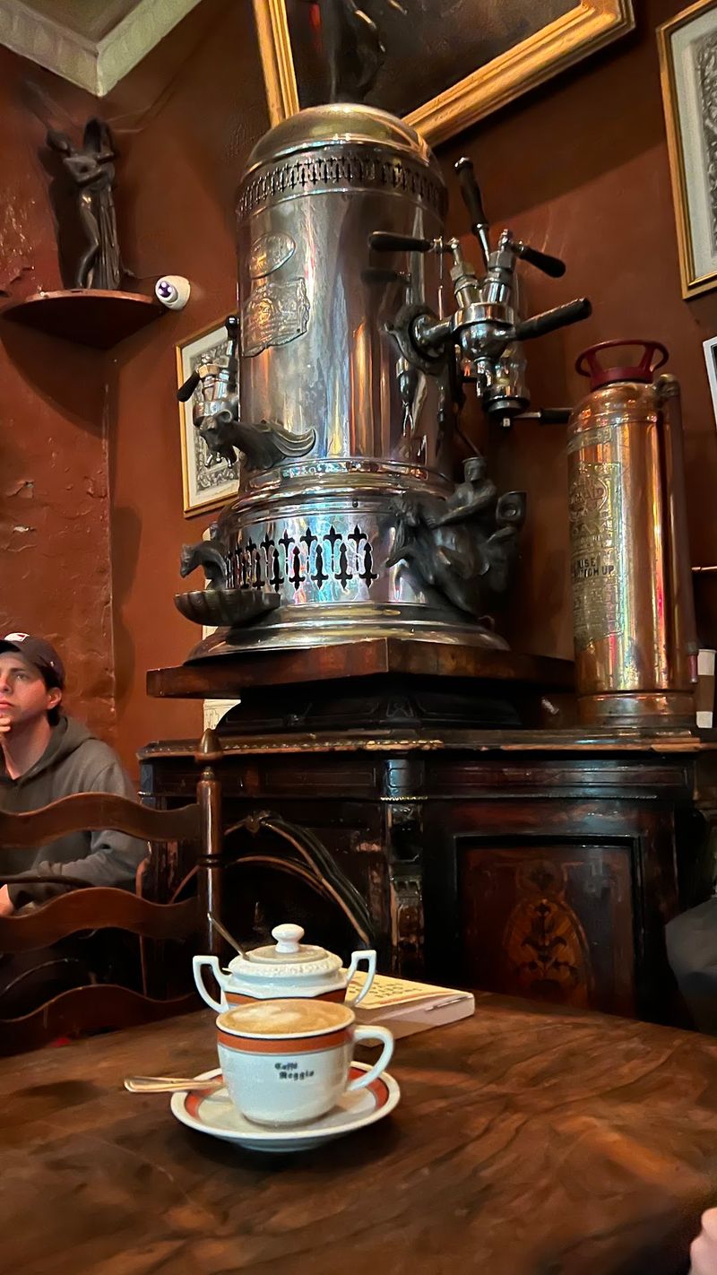 The Cappuccino Story That Still Draws Crowds