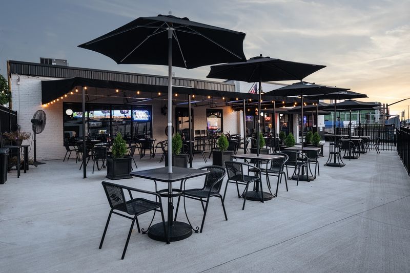 The Casual Nashville Atmosphere Diners Love The Casual Nashville Atmosphere Diners Love