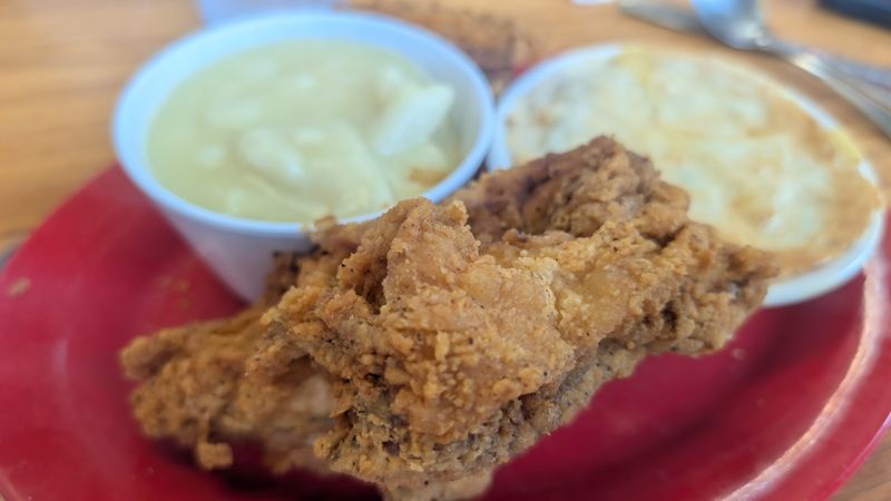 The Chicken Trio That Showcases Southern Cooking The Chicken Trio That Showcases Southern Cooking