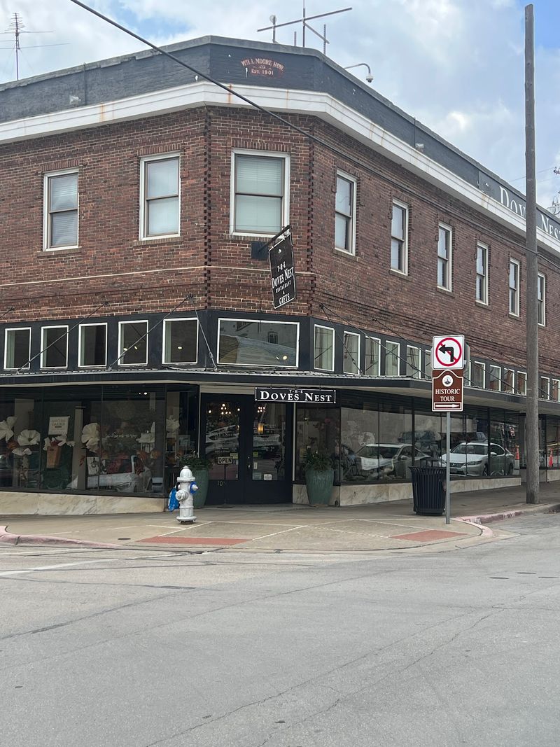 The Doves Nest (Waxahachie)