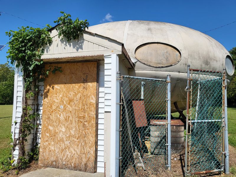 The Futuro House - Willingboro
