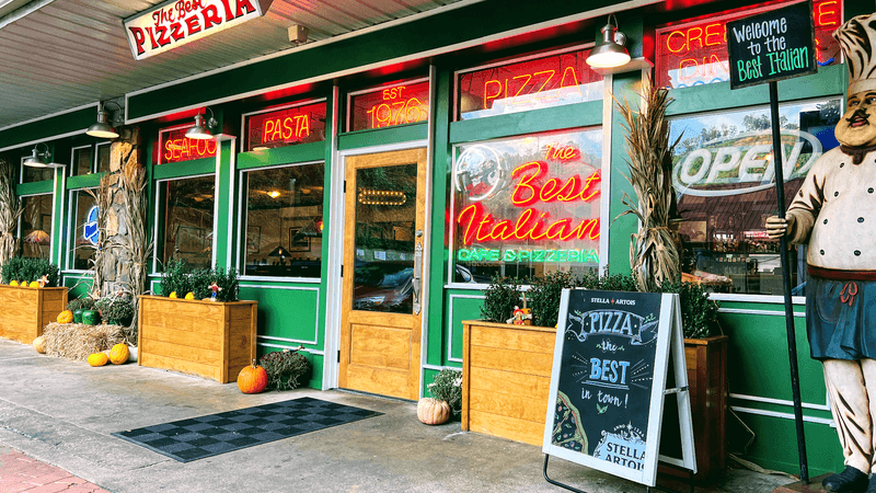 The Hidden Gatlinburg Italian Spot Foodies Keep Coming Back To
