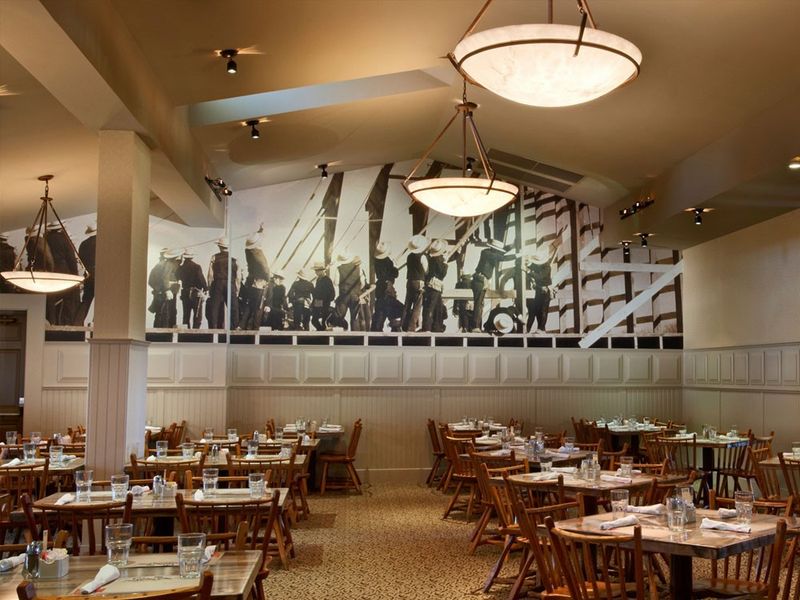 The Homey Dining Room Keeps Big Crowds Feeling Comfortable