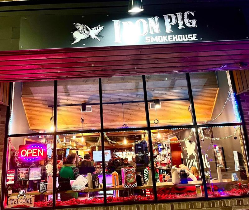 The Iron Pig Smokehouse - Gaylord