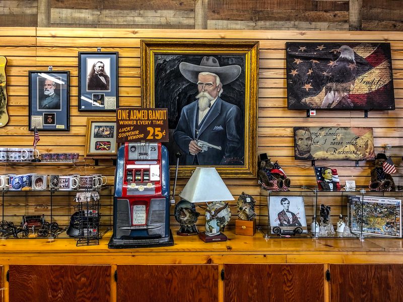 The Jesse James Wax Museum and Rock Bridge (Stanton) The Jesse James Wax Museum and Rock Bridge (Stanton)
