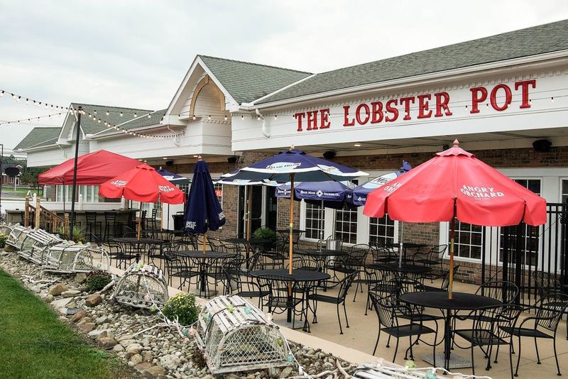 The Lobster Pot, Willoughby Hills