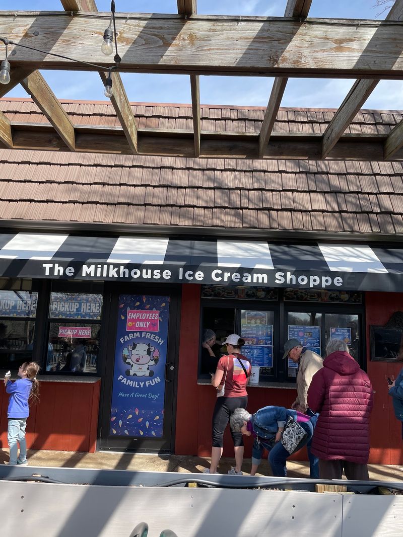 The Milkhouse at Oregon Dairy