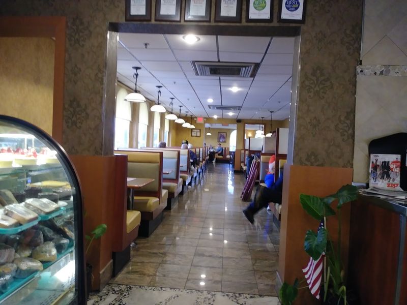 The Old-School Dining Room Still Feels Warm and Familiar The Old-School Dining Room Still Feels Warm and Familiar