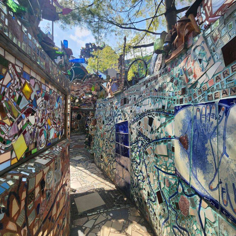 The Outdoor Maze Turns Art Into an Adventure The Outdoor Maze Turns Art Into an Adventure
