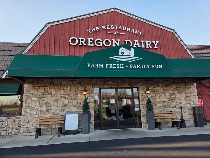 The Restaurant And Buffet At Oregon Dairy The Restaurant And Buffet At Oregon Dairy