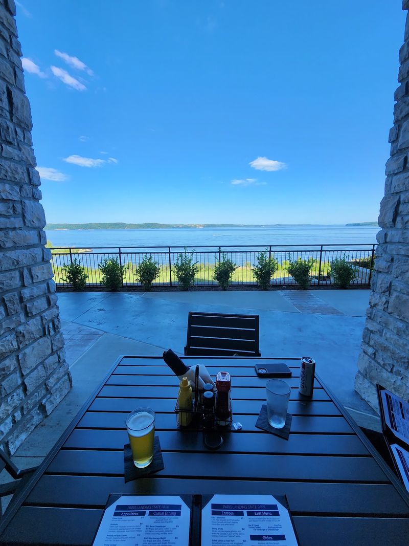 The Restaurant at Paris Landing, Buchanan