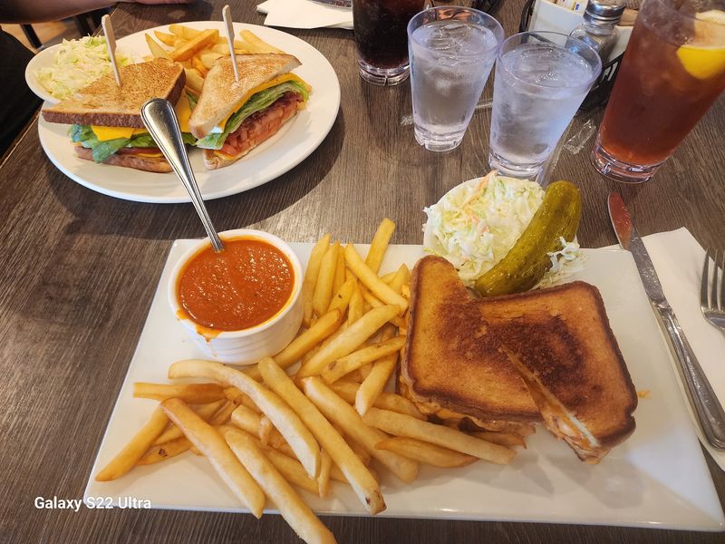 The Ridge Diner - Park Ridge