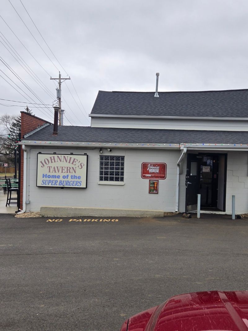 The Route 46 Hot Dog Stand That Has Been Drawing Crowds Since 1944 The Route 46 Hot Dog Stand That Has Been Drawing Crowds Since 1944