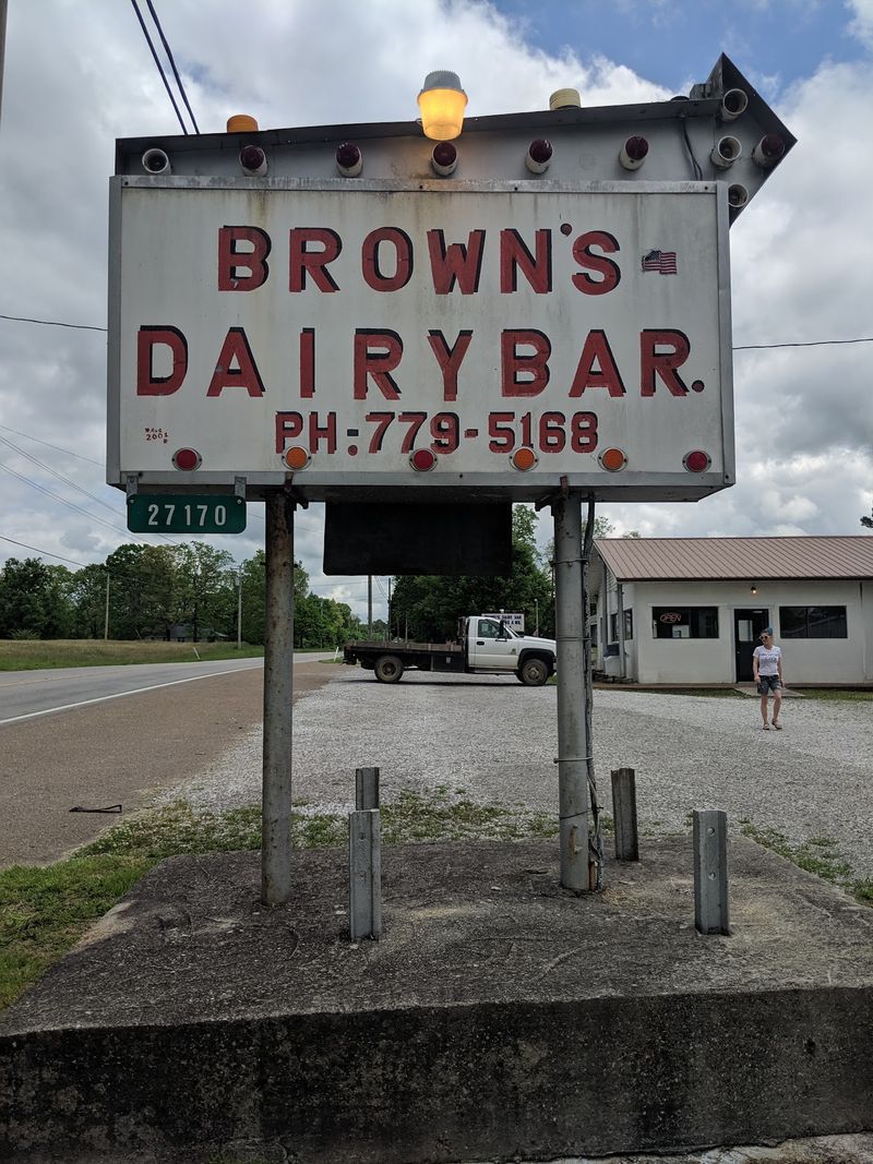 The Small-Town Tennessee Atmosphere Is Part of the Charm The Small-Town Tennessee Atmosphere Is Part of the Charm