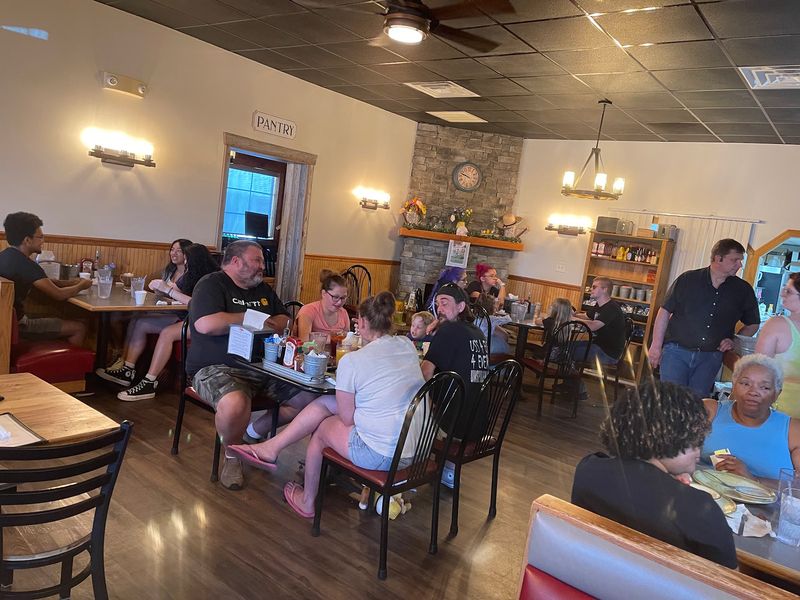The Tiny Dining Room Has Big Local Energy The Tiny Dining Room Has Big Local Energy