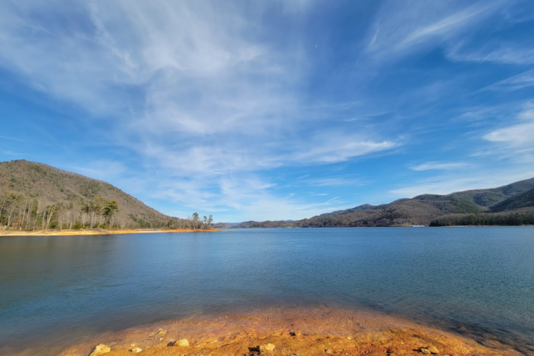 There’s an Abandoned Tennessee Town Hiding Beneath This Mountain Lake