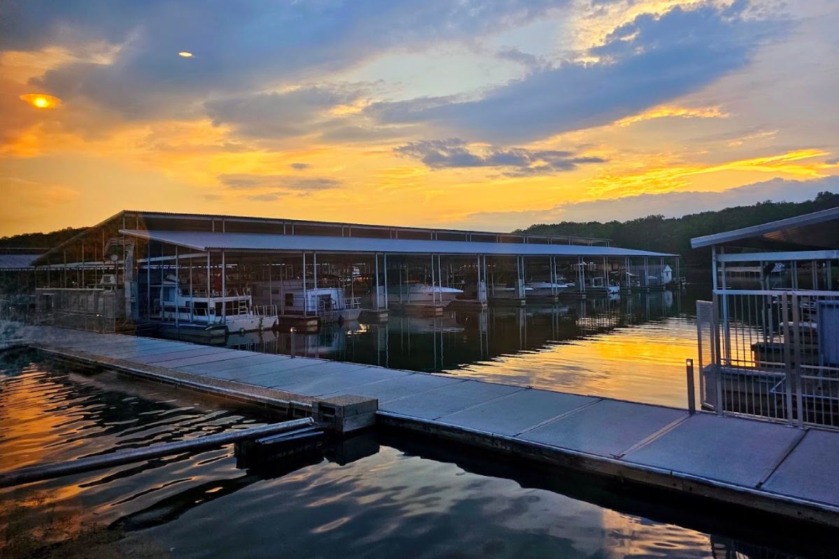 These 13 Tennessee Waterfront Restaurants Are Beautiful but Locals Avoid Them on Weekends