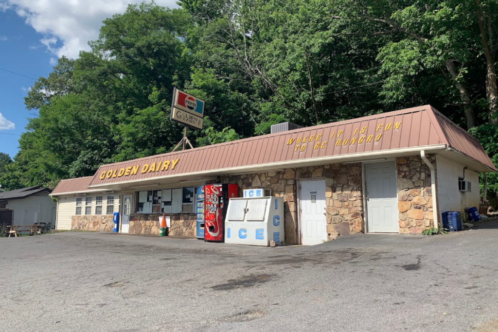 This Family-Run Tennessee Spot Has Been Serving Burgers and Shakes Since 1970