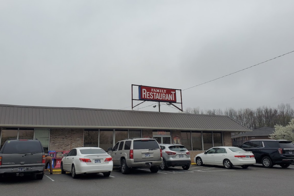 This Hidden Tennessee Restaurant Serves the Kind of Catfish and Comfort Food Locals Crave