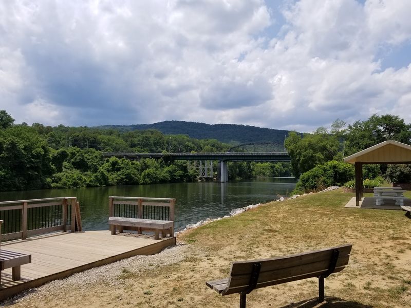 This Quiet Riverfront Park Is Easy to Overlook This Quiet Riverfront Park Is Easy to Overlook