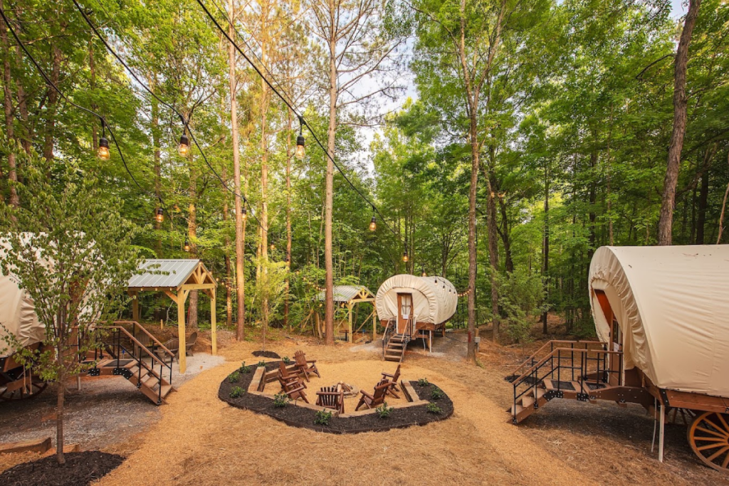 This Tennessee Hideaway Lets You Sleep in a Covered Wagon Straight Out of the Old West