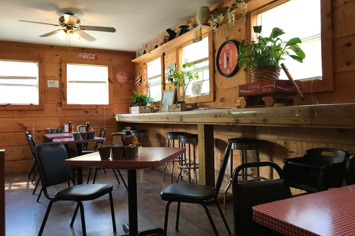 This Tiny Tennessee Diner Has Just Five Tables—and Feels Like a Secret Worth Finding