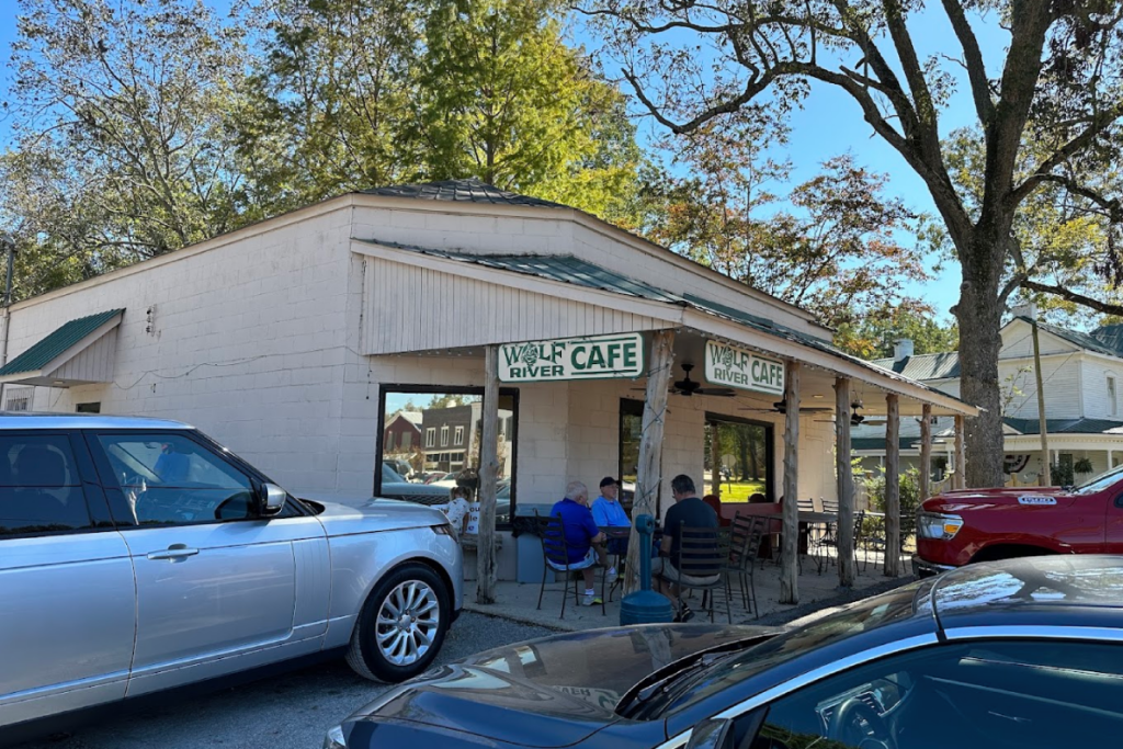 This Unassuming Tennessee Cafe Has Fried Catfish Worth Talking About