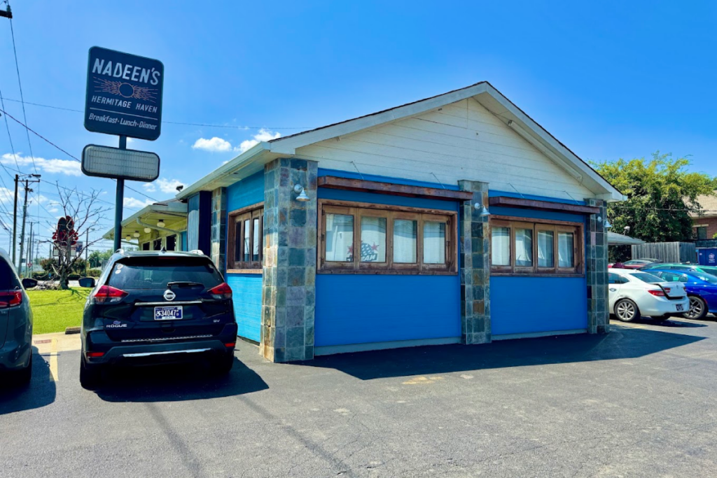 This Unassuming Tennessee Restaurant Is a Local Favorite for Breakfast and Comfort Food