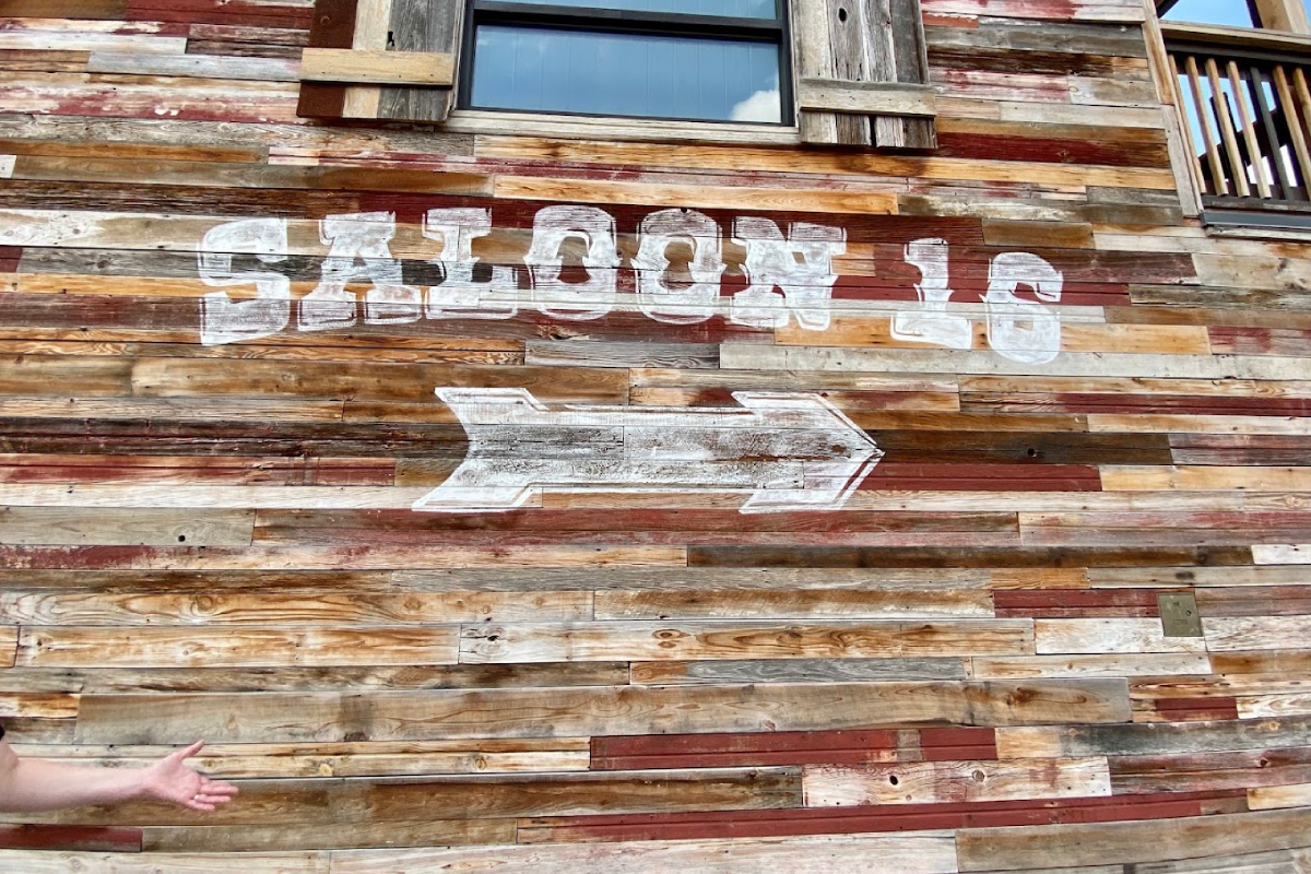 This Western-Inspired Saloon In Tennessee Feels Like A Step Into The Old West