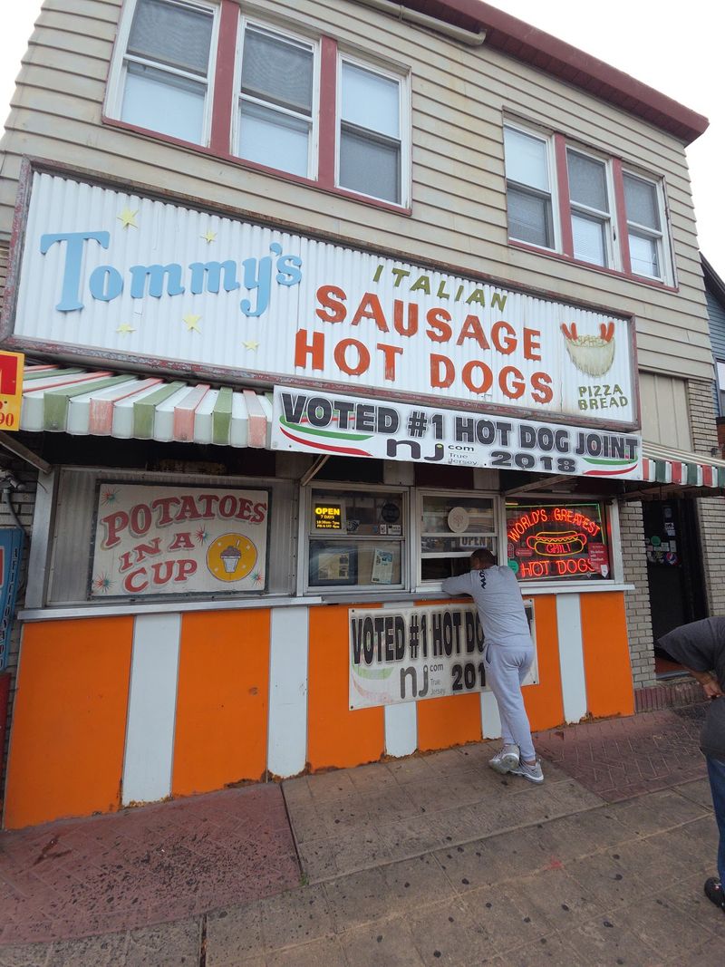 Tommy’s Italian Sausage and Hot Dogs Has Been an Elizabeth Favorite for Decades Tommy’s Italian Sausage and Hot Dogs Has Been an Elizabeth Favorite for Decades