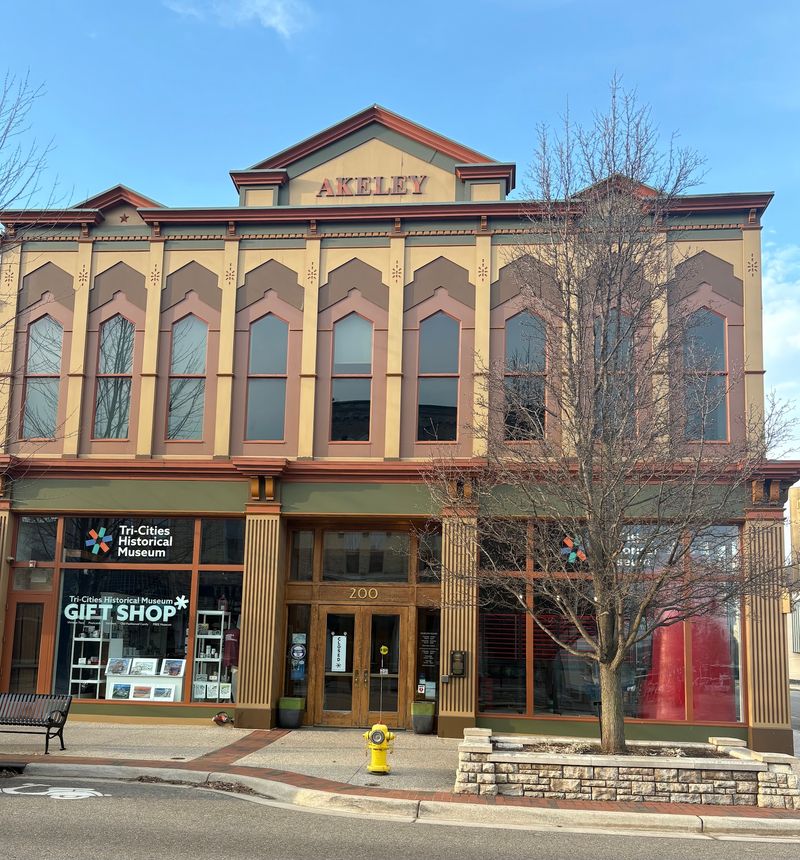 Tri-Cities Historical Museum Seasonal Walking Tour