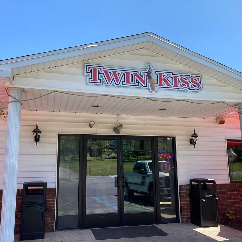 Twin Kiss Drive-In - Bellefonte Twin Kiss Drive-In - Bellefonte