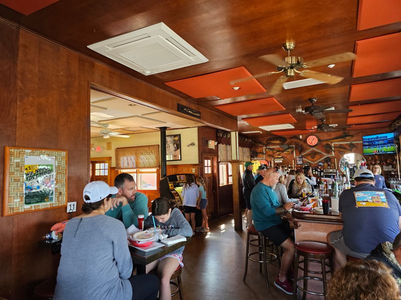 Twisties Tavern on the Bay - Strathmere