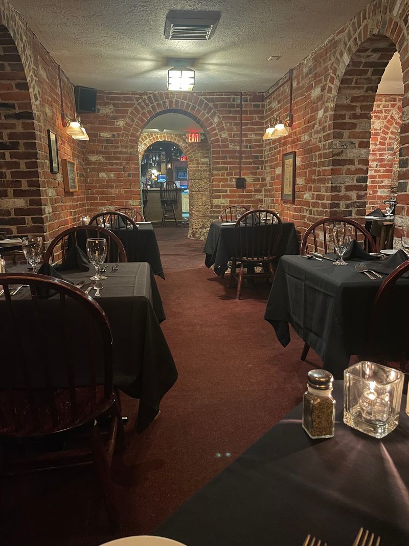 Two Different Dining Experiences in One Stop Two Different Dining Experiences in One Stop