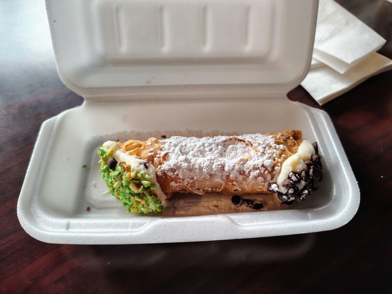 Why the Cannoli Works After All That Beef Why the Cannoli Works After All That Beef